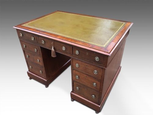 AN ATTRACTIVE VICTORIAN DESK C1880 - ADDITIONAL PHOTO 1