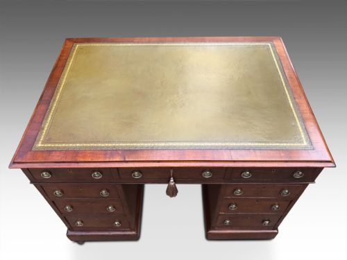 AN ATTRACTIVE VICTORIAN DESK C1880 - ADDITIONAL PHOTO 5