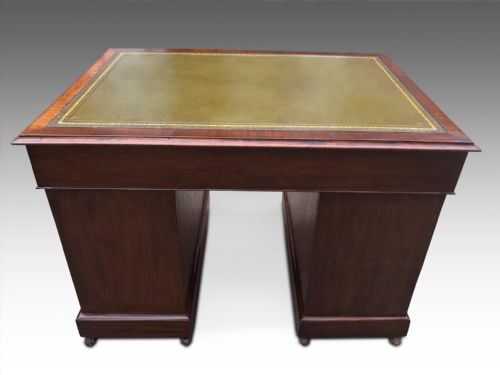 AN ATTRACTIVE VICTORIAN DESK C1880 - ADDITIONAL PHOTO 6
