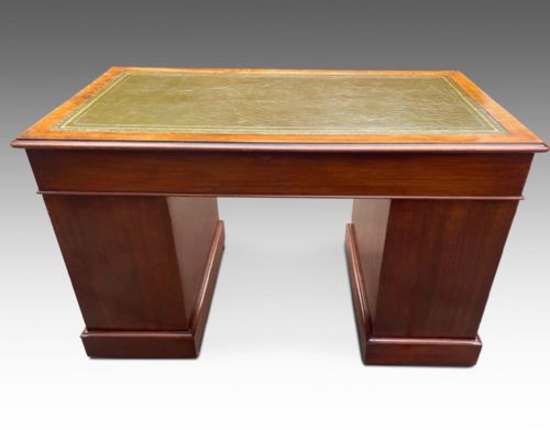 A STUNNING VICTORIAN PEDESTAL DESK - ADDITIONAL PHOTO 5
