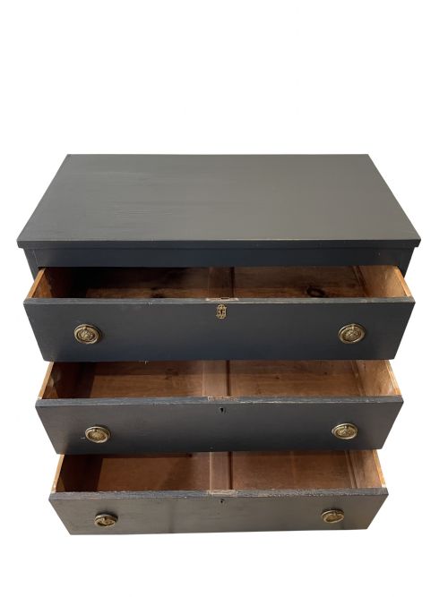 A GORGEOUS VICTORIAN PAINTED CHEST OF DRAWERS - ADDITIONAL PHOTO 4
