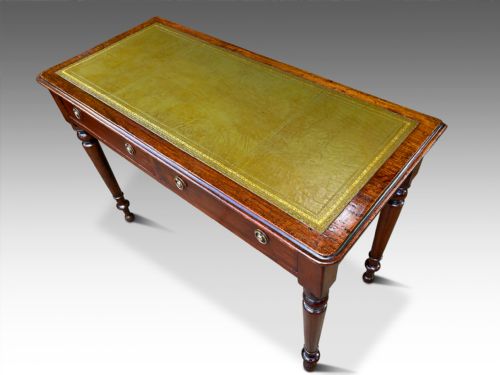 A HANDSOME VICTORIAN WRITING TABLE - ADDITIONAL PHOTO 4