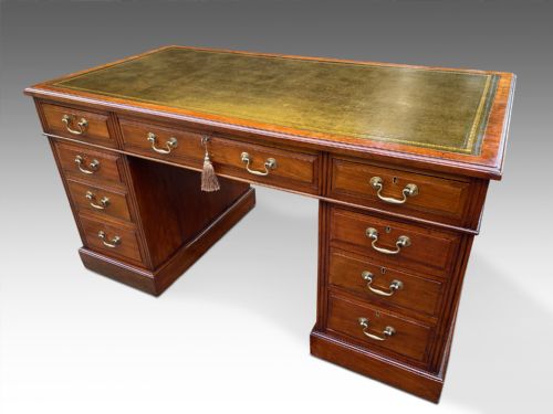a large edwardian pedestal desk - CATEGORY: ANTIQUE DESKS - DATED EDWARDIAN