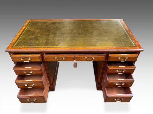 A LARGE EDWARDIAN PEDESTAL DESK - ADDITIONAL PHOTO 5