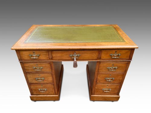 A STUNNING VICTORIAN WALNUT WRITING DESK - ADDITIONAL PHOTO 8