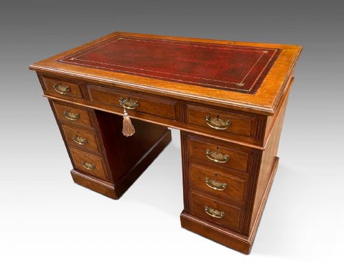A SUPERIOR QUALITY MAPLECO WRITING DESK - ADDITIONAL PHOTO 3