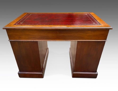 A SUPERIOR QUALITY MAPLECO WRITING DESK - ADDITIONAL PHOTO 6