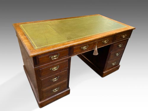 A LARGE OAK EDWARDIAN WRITING DESK - ADDITIONAL PHOTO 2