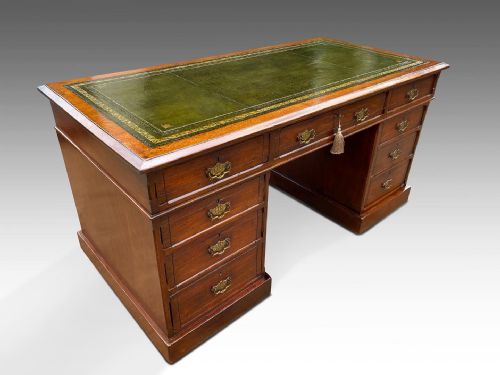 A LARGE EDWARDIAN DIRECTORS DESK - ADDITIONAL PHOTO 5