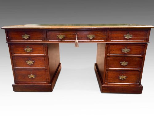 A LARGE EDWARDIAN DIRECTORS DESK - ADDITIONAL PHOTO 1