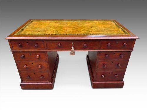 A LARGE VICTORIAN WRITING DESK - ADDITIONAL PHOTO 1