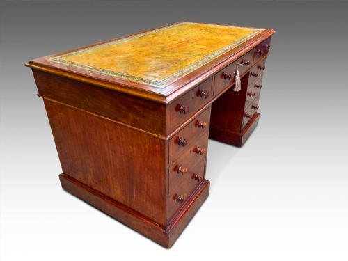 A LARGE VICTORIAN WRITING DESK - ADDITIONAL PHOTO 2