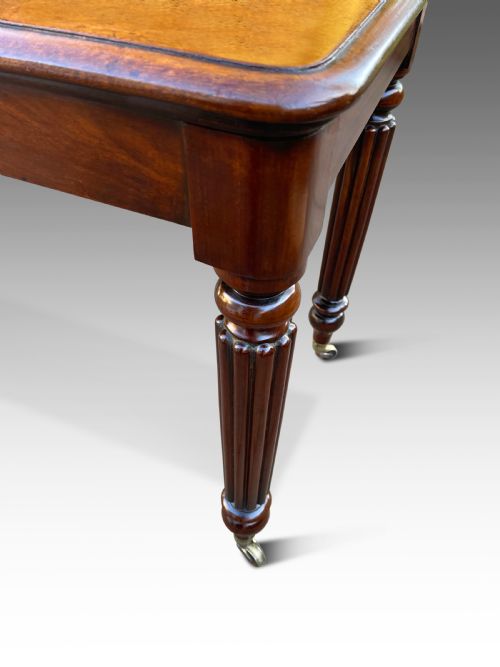 A GORGEOUS WILLIAM IV MAHOGANY SIDE TABLE - ADDITIONAL PHOTO 4