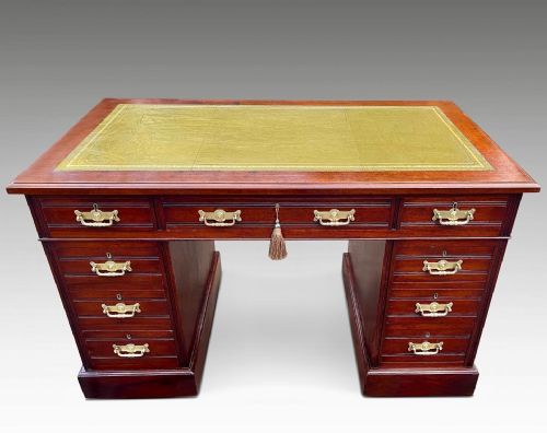 A SUPERB QUALITY VICTORIAN MAHOGANY DESK - ADDITIONAL PHOTO 1