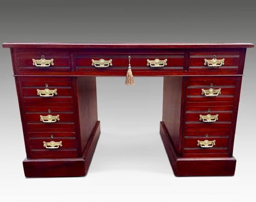 A SUPERB QUALITY VICTORIAN MAHOGANY DESK - ADDITIONAL PHOTO 2
