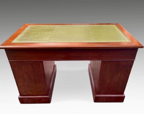 A SUPERB QUALITY VICTORIAN MAHOGANY DESK - ADDITIONAL PHOTO 5