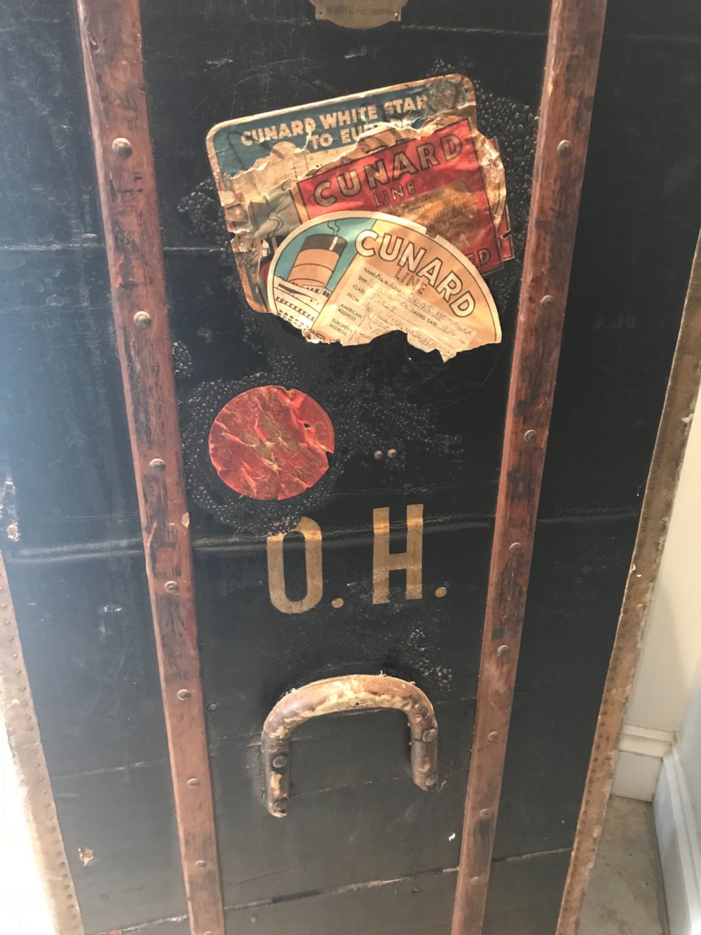 A Luxury Leather bound Trunk owned by the Hollywood legend Oskar Homolka  View III