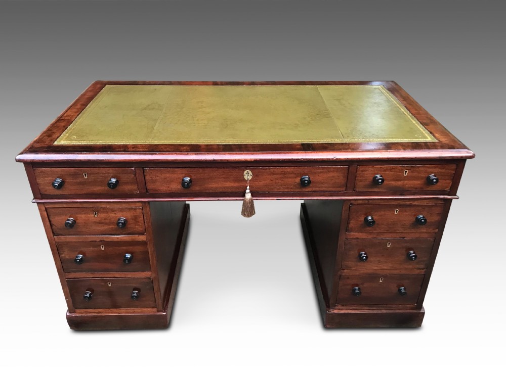 An Early 19th Century Victorian Pedestal Desk