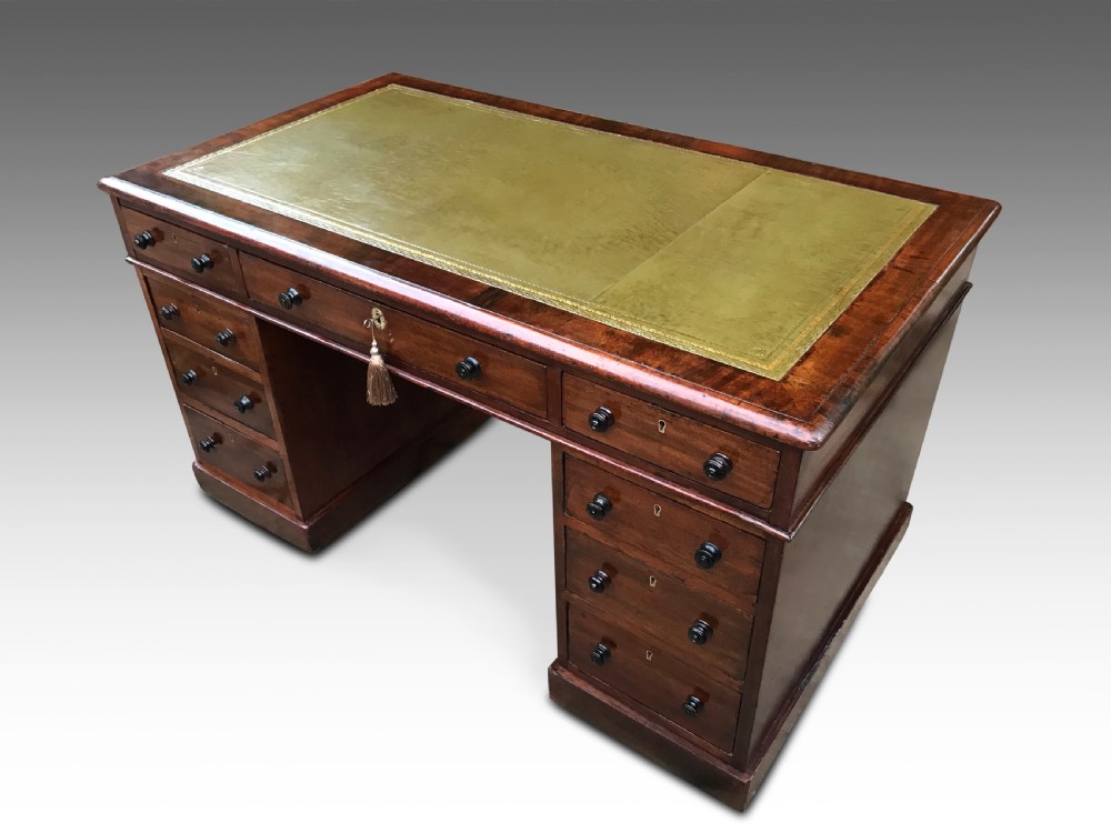 An Early 19th Century Victorian Pedestal Desk View VII