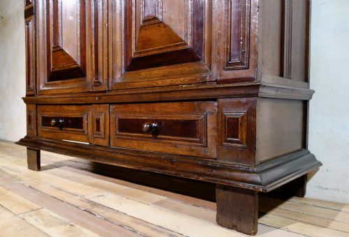 17TH CENTURY DUTCH CUPBOARD KAST - ADDITIONAL PHOTO 4