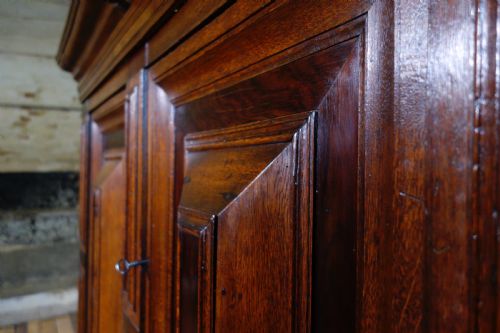17TH CENTURY DUTCH CUPBOARD KAST - ADDITIONAL PHOTO 8