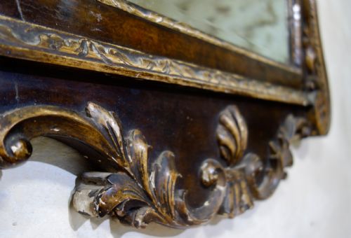 A LARGE GEORGE II STYLE MAHOGANY AND GILT SCROLL TOP WALL MIRROR - ADDITIONAL PHOTO 5