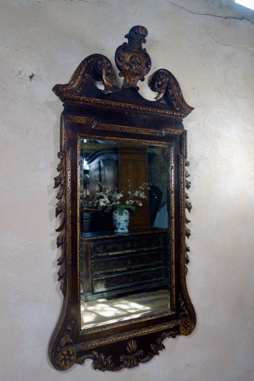 A LARGE GEORGE II STYLE MAHOGANY AND GILT SCROLL TOP WALL MIRROR - ADDITIONAL PHOTO 8