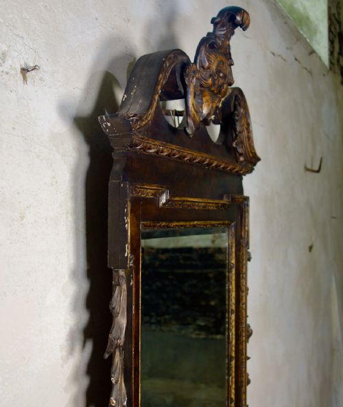 A LARGE GEORGE II STYLE MAHOGANY AND GILT SCROLL TOP WALL MIRROR - ADDITIONAL PHOTO 13
