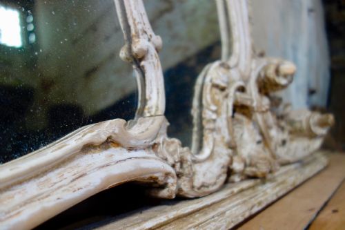 19TH CENTURY FRENCH PAINTED ROCOCO WALL MIRROR - ADDITIONAL PHOTO 7