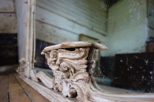 19TH CENTURY FRENCH PAINTED ROCOCO WALL MIRROR - ADDITIONAL PHOTO 17