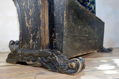 A 19TH CENTURY CONTINENTAL LEATHER UPHOLSTERED SETTLE BENCH - ADDITIONAL PHOTO 9