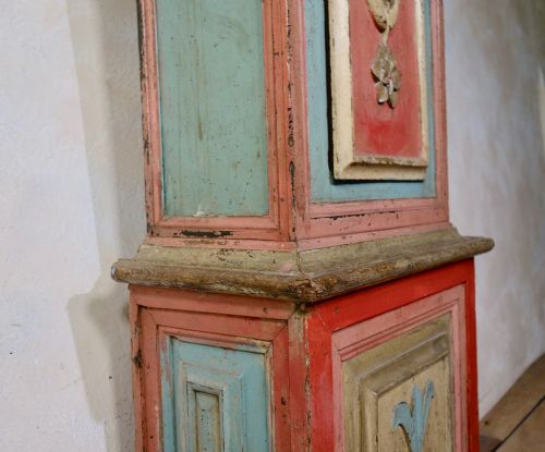 18TH CENTURY PAINTED PORTUGUESE LONGCASE CLOCK - ADDITIONAL PHOTO 1