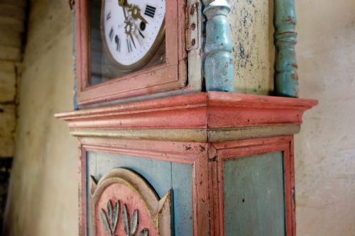 18TH CENTURY PAINTED PORTUGUESE LONGCASE CLOCK - ADDITIONAL PHOTO 8