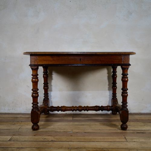 AN 18TH CENTURY NORTH ITALIAN FRUITWOOD SIDE TABLE - ADDITIONAL PHOTO 1