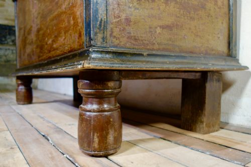 A LARGE 19TH CENTURY INDO DUTCH CHEST TRUNK - ADDITIONAL PHOTO 7