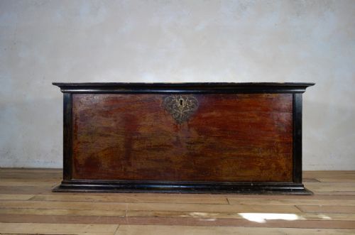 A LARGE 19TH CENTURY INDO DUTCH CHEST TRUNK - ADDITIONAL PHOTO 5