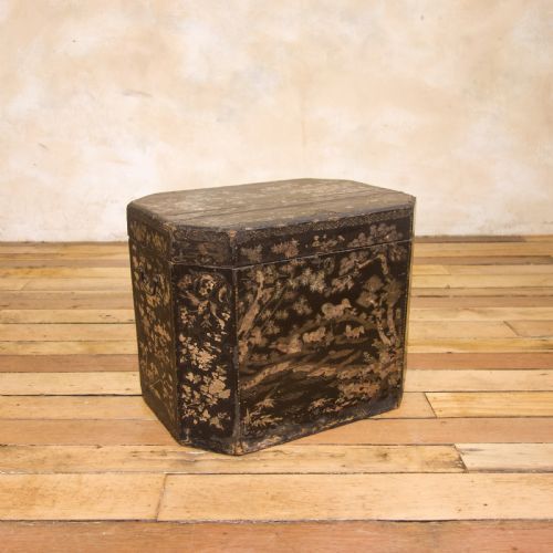 18TH CENTURY CHINESE EXPORT MOTHER OF PEARL TEA CHEST
