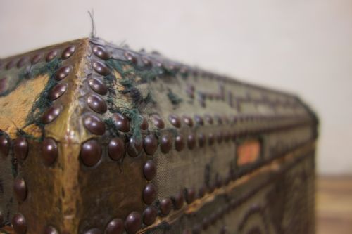 SMALL 19TH CENTURY FRENCH STUDDED CHEST TRUNK - ADDITIONAL PHOTO 13