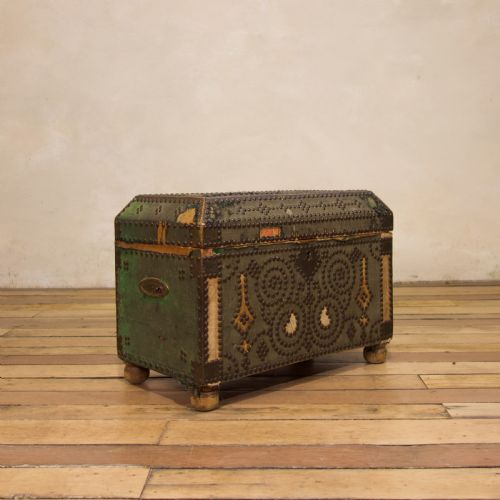 SMALL 19TH CENTURY FRENCH STUDDED CHEST TRUNK - ADDITIONAL PHOTO 10