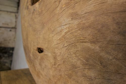 A DECORATIVE 18TH CENTURY OX WHEEL MOUNTED ON STAND - ADDITIONAL PHOTO 8