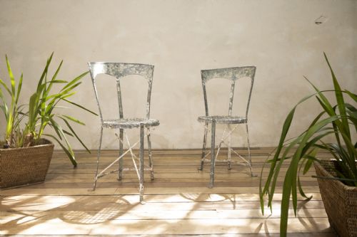 PAIR OF SMALL FRENCH PAINTED METAL GARDEN CHAIRS - ADDITIONAL PHOTO 4
