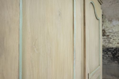 A MID 19TH CENTURY ITALIAN PAINTED WALNUT ARMOIRE WARDROBE - ADDITIONAL PHOTO 6