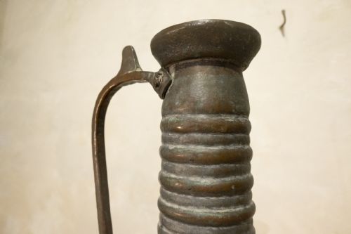 A 19TH CENTURY MIDDLE EASTERN COPPER EWER - ADDITIONAL PHOTO 4