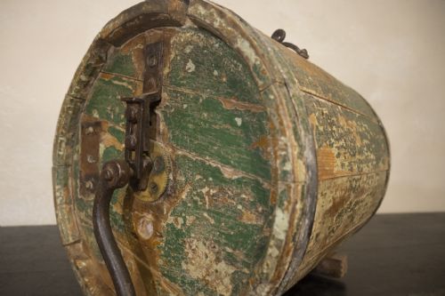 19TH CENTURY NORWEGIAN BUTTER CHURN - ADDITIONAL PHOTO 1