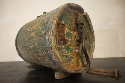 19TH CENTURY NORWEGIAN BUTTER CHURN - ADDITIONAL PHOTO 7