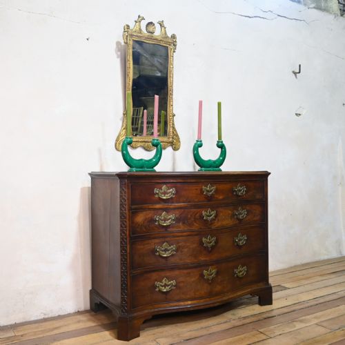 A GEORGE III SERPENTINE MAHOGANY CHIPPENDALE COMMODE CHEST OF DRAWERS - ADDITIONAL PHOTO 3