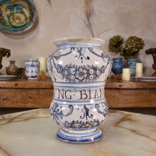 an italian 18th century maiolica ceramic albarello savona - CATEGORY: ANTIQUE CERAMICS - DATED 18TH CENTURY