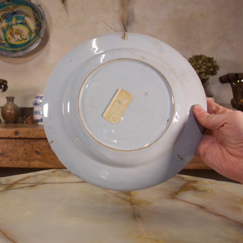 A SELECTION OF THREE 18TH CENTURY ENGLISHBRISTOL DELFT PLATES - ADDITIONAL PHOTO 15