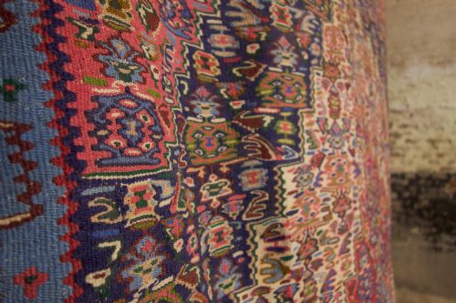 LARGE MID 20TH CENTURY PERSIAN SENNEH FLAT WEAVE KILIM RUG - ADDITIONAL PHOTO 8