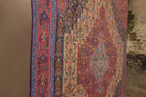 LARGE MID 20TH CENTURY PERSIAN SENNEH FLAT WEAVE KILIM RUG - ADDITIONAL PHOTO 9